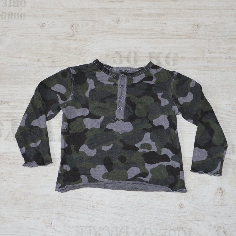 Stella McCartney Henley Tee T-Shirt Boys 18M Camo Green Long Sleeves